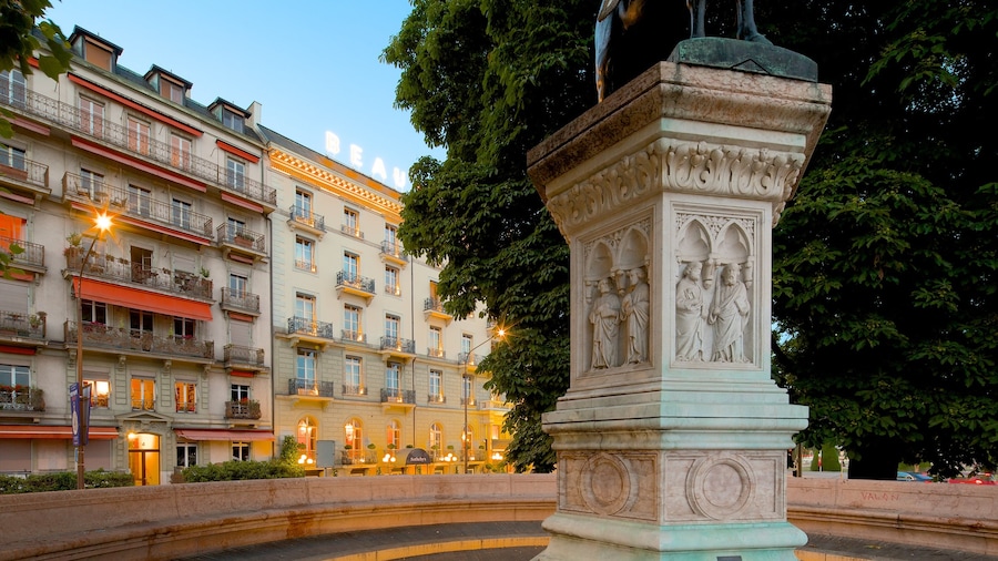 Geneva showing heritage architecture and a square or plaza