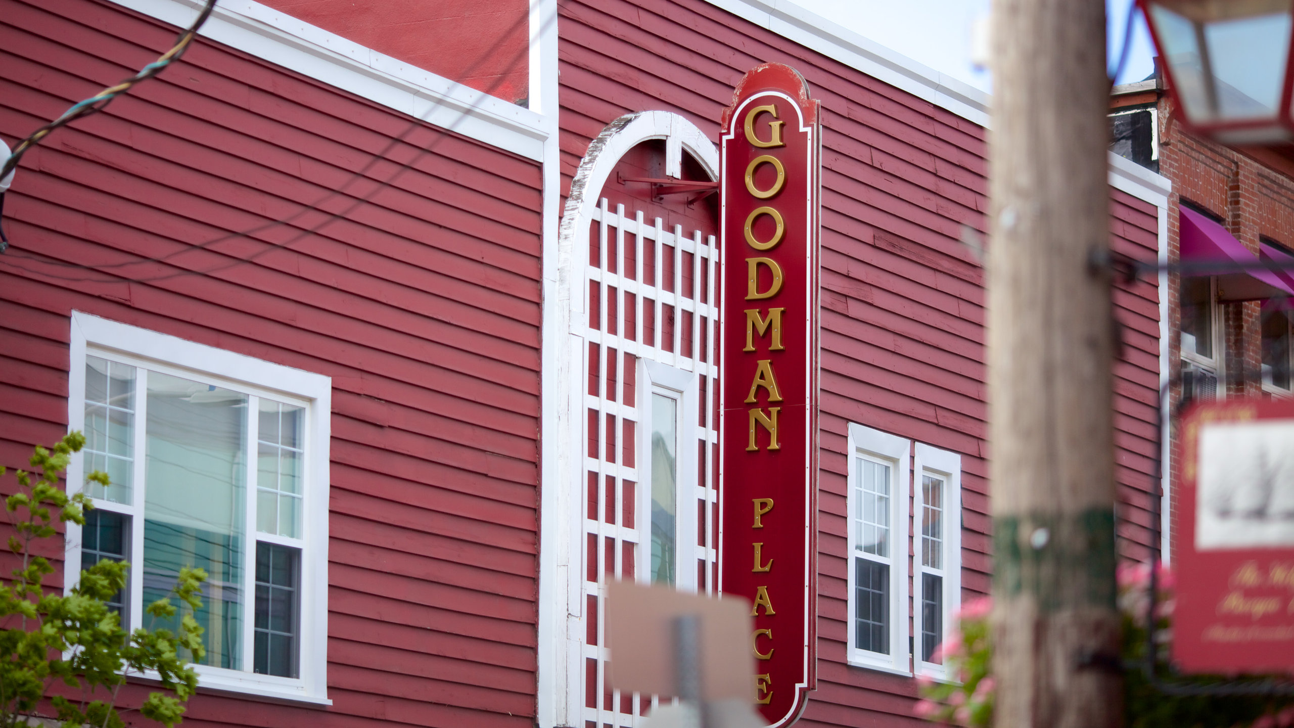 New Glasgow which includes signage