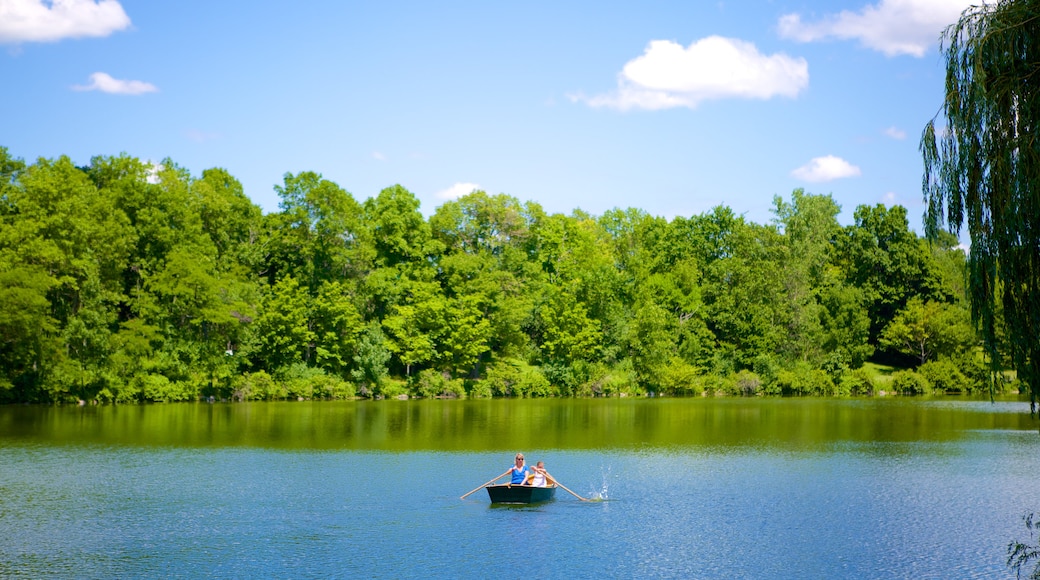 Delaware Park which includes boating and a lake or waterhole