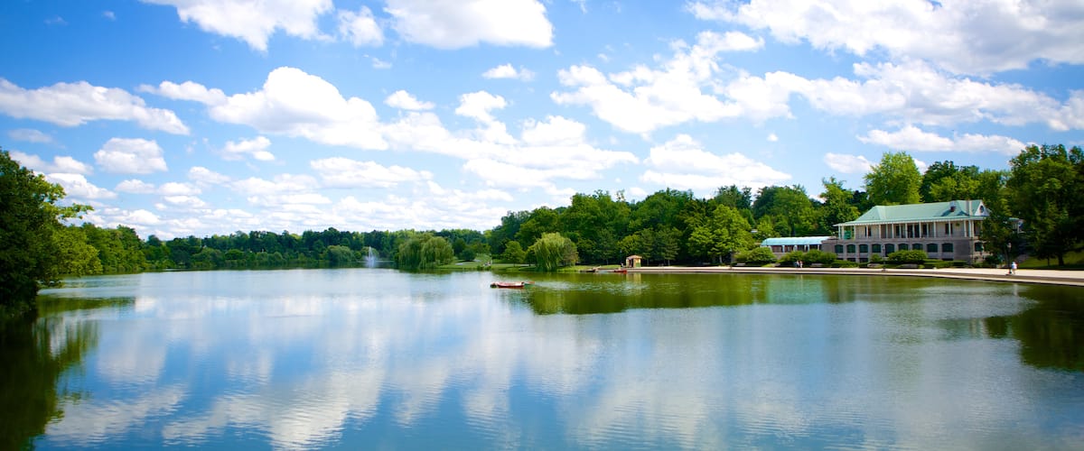 Delaware Park featuring a lake or waterhole
