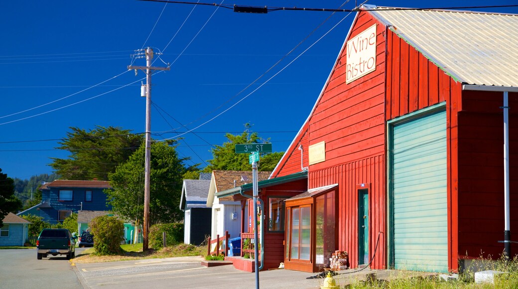 Gold Beach which includes a house and street scenes