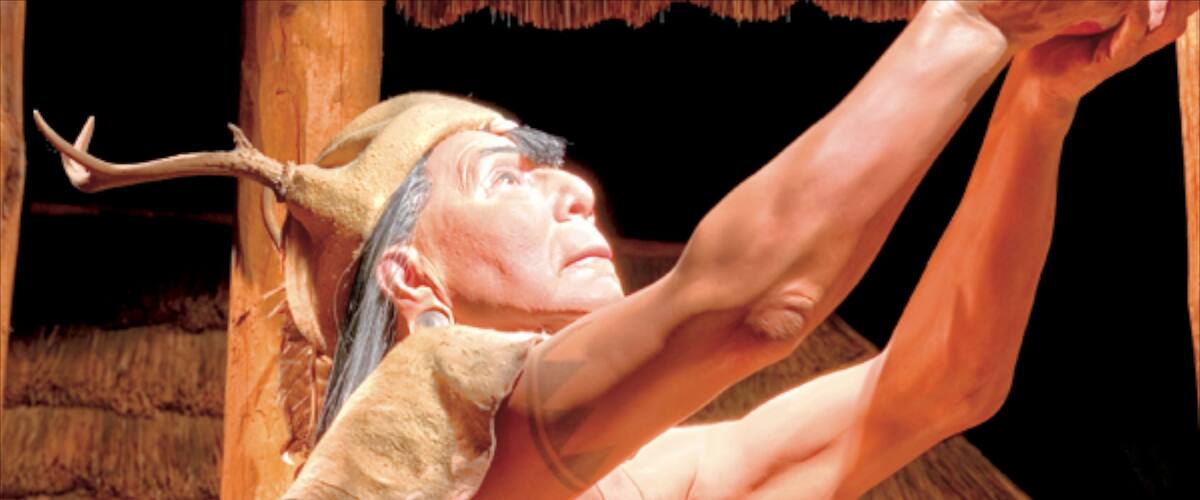 Cherokee mostrando arte escénica y cultura indígena y también un hombre