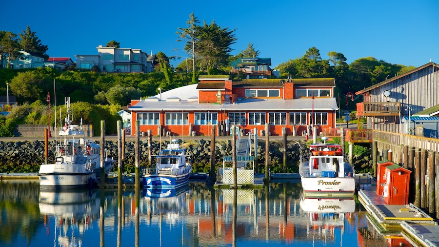 Bandon which includes a coastal town and a marina