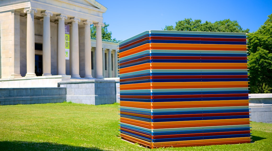 Albright - Knox Art Gallery que inclui um jardim, arte e arte ao ar livre