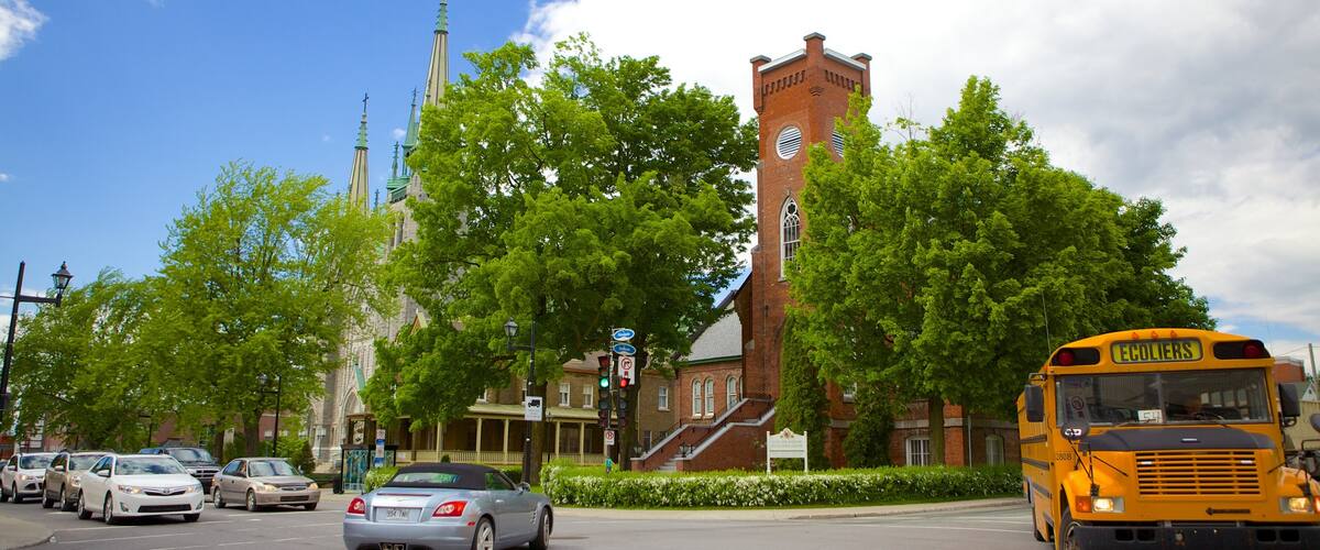 Granby welches beinhaltet Straßenszenen