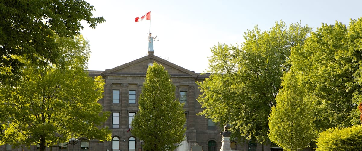 Brockville showing heritage architecture