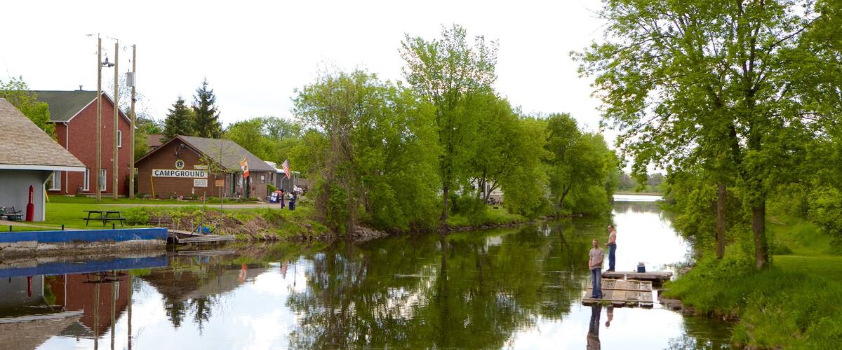 Merrickville ซึ่งรวมถึง แม่น้ำหรือลำธาร