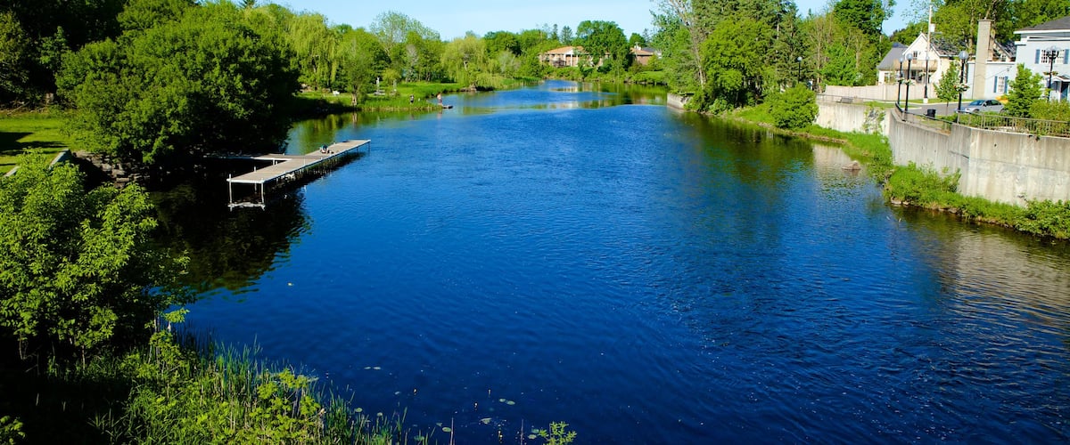 Kemptville showing a lake or waterhole