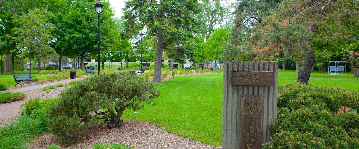 Granby showing a park and signage