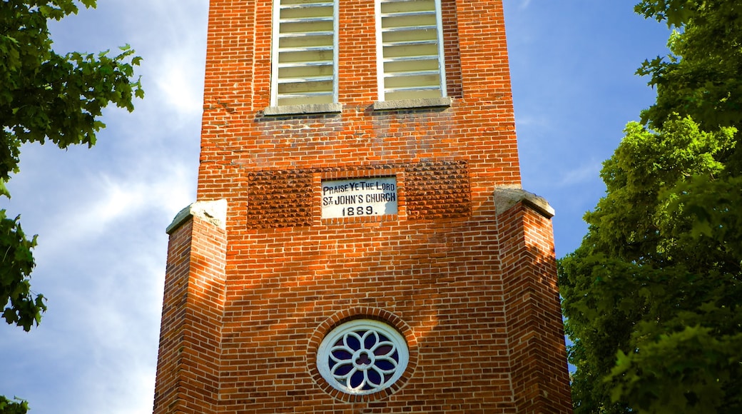 Bromont ofreciendo arquitectura patrimonial, una iglesia o catedral y elementos religiosos