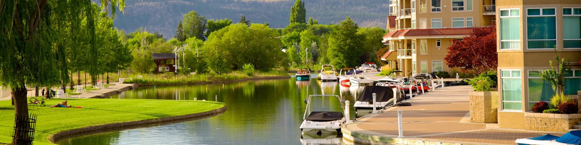 Waterfront Park which includes a lake or waterhole