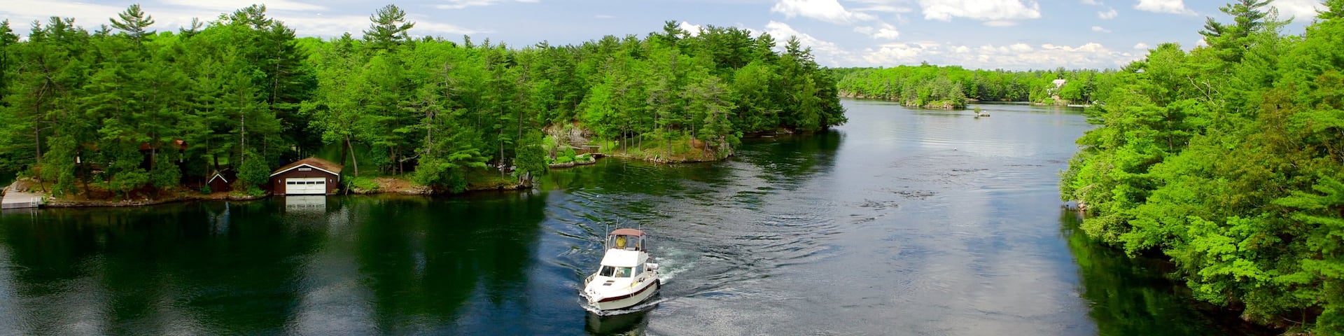 Parc national de St Lawrence Islands montrant riviĂšre ou ruisseau et navigation