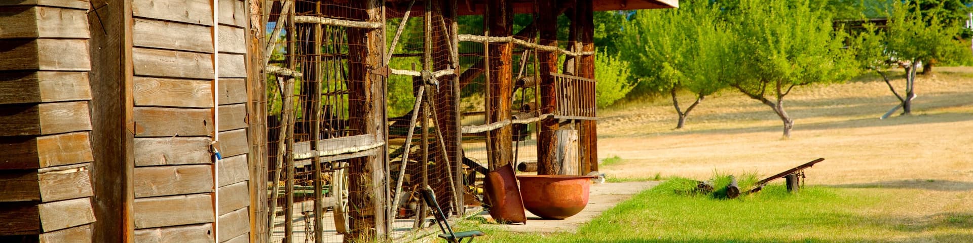 Doukhobor Discovery Centre showing heritage architecture