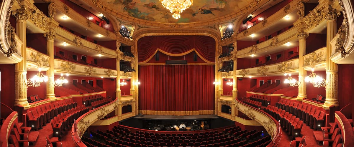 Royal Opera of Wallonia mostrando escenas de teatro y vistas interiores