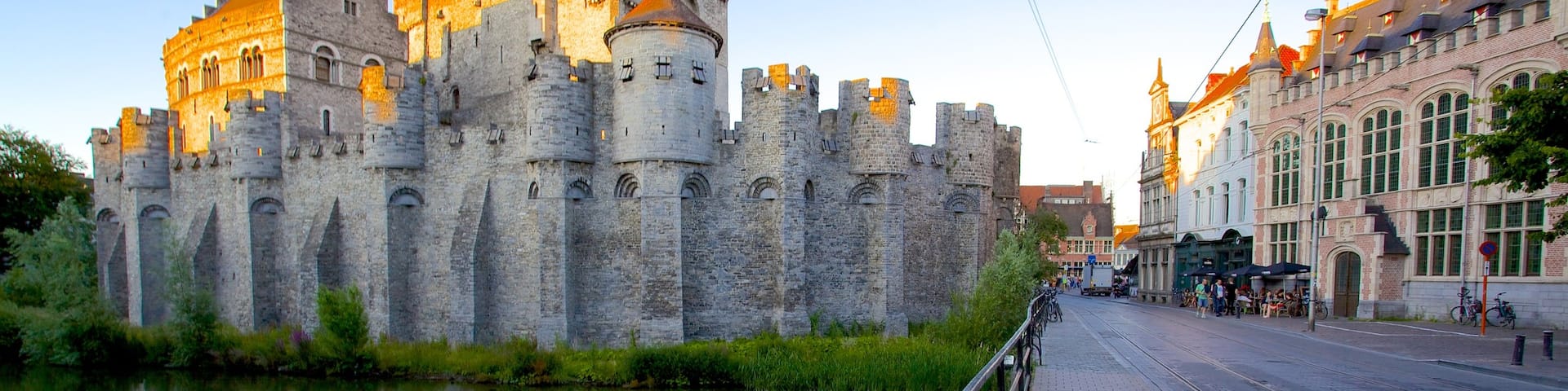 Gravensteen showing château or palace, a river or creek and street scenes
