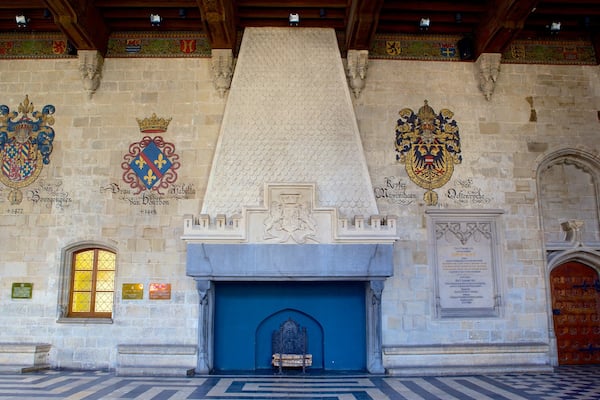 HÎtel de ville de Gand mettant en vedette bùtiment public, patrimoine architectural et vues intérieures