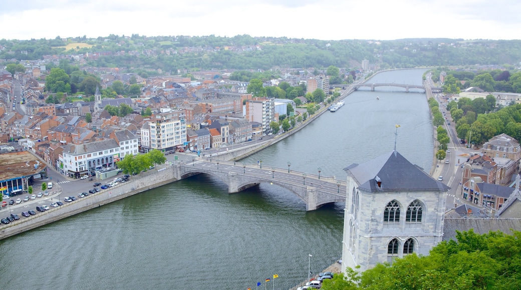 Citadel de Huy ofreciendo patrimonio de arquitectura, un puente y un río o arroyo