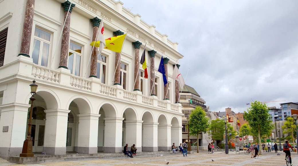 Koninklijke Opera van Wallonië inclusief straten en een klein stadje of dorpje