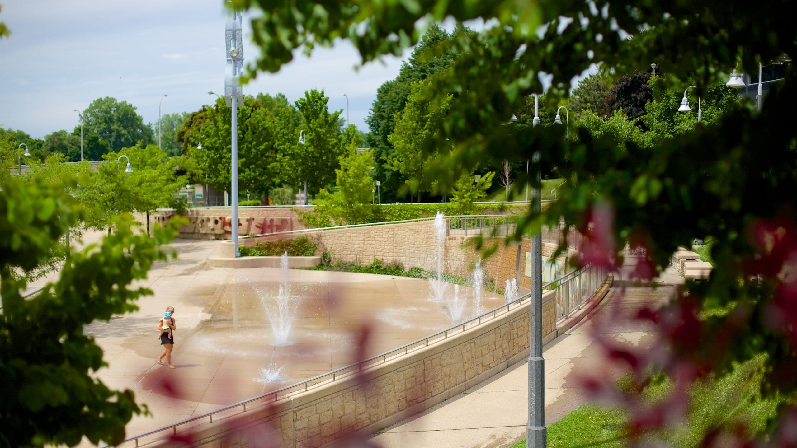 London featuring a fountain