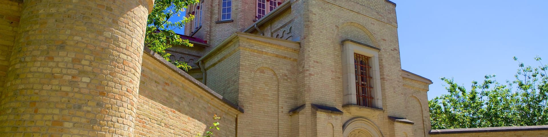 Woodstock showing heritage architecture