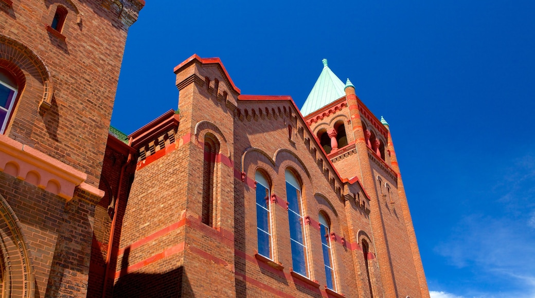 Woodstock showing heritage architecture