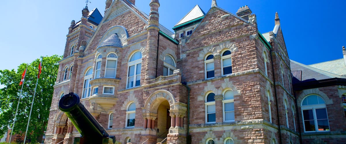 Woodstock which includes military items and heritage architecture