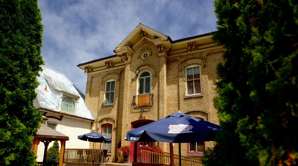 St. Thomas which includes heritage architecture