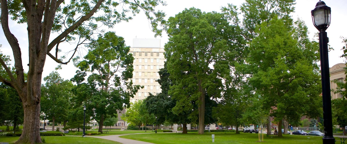 Victoria Park which includes a park