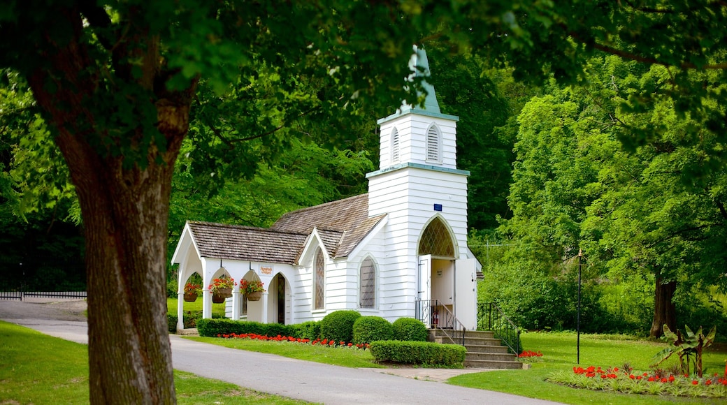 Storybook Gardens que incluye arquitectura patrimonial