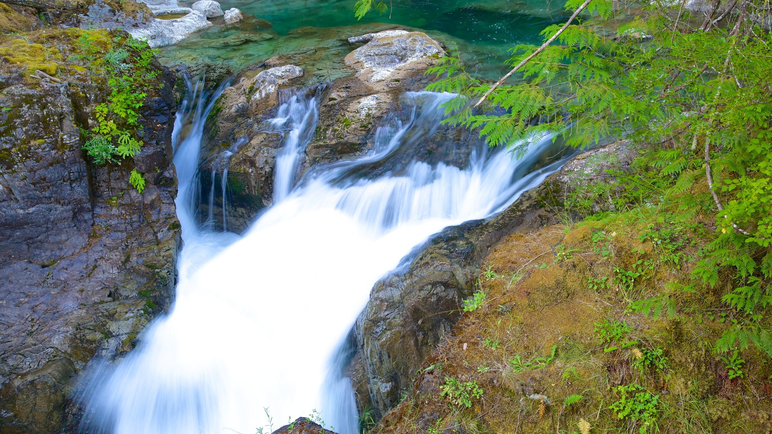 リトル クアリカム フォールズ州立公園 ブリティッシュコロンビア州旅行 エクスペディア