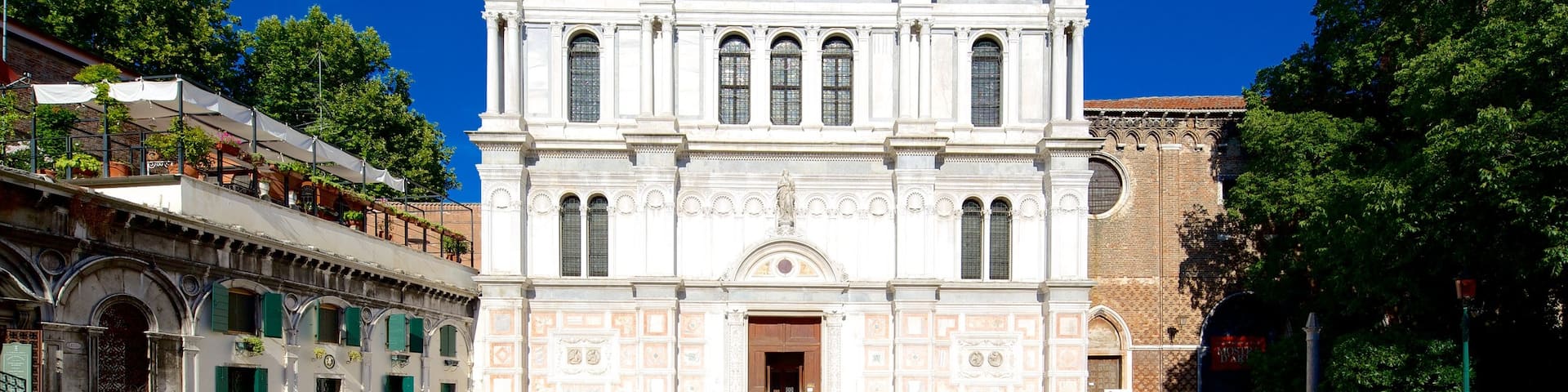 Castello which includes heritage architecture, religious elements and a church or cathedral