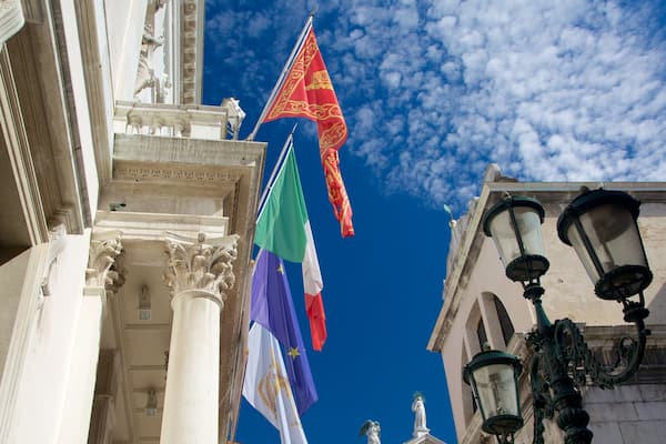 La Fenice Opera House featuring a city and heritage architecture