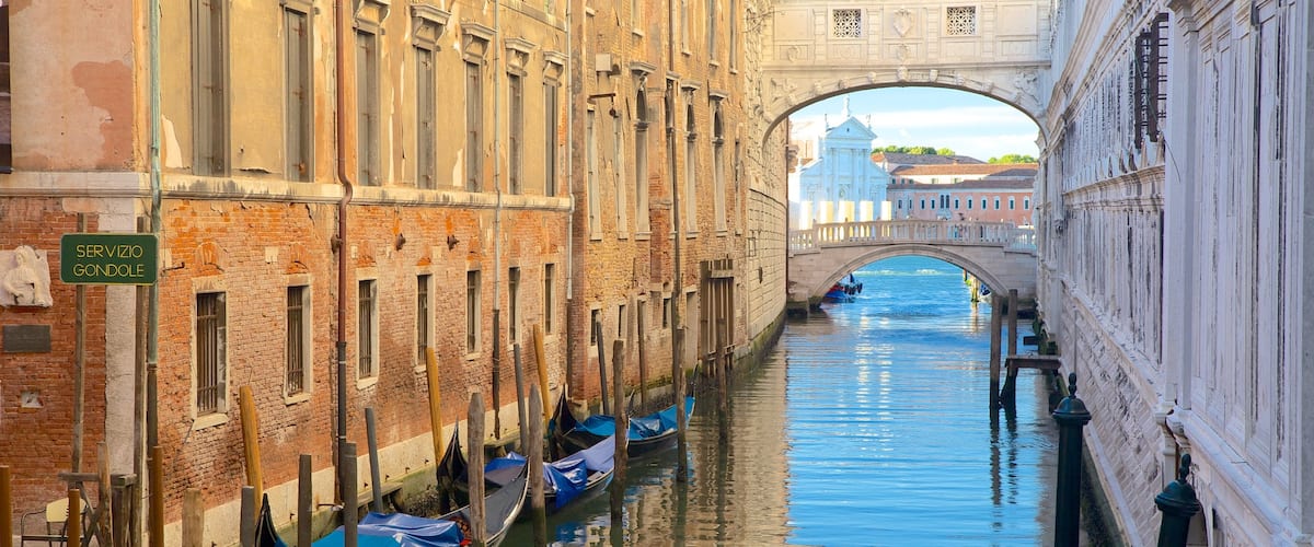 탄식의 다리 을 특징 강 또는 시내 과 문화유산 건축