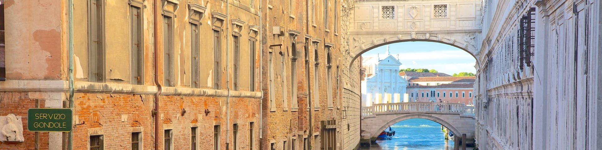 Bridge of Sighs which includes a river or creek and heritage architecture