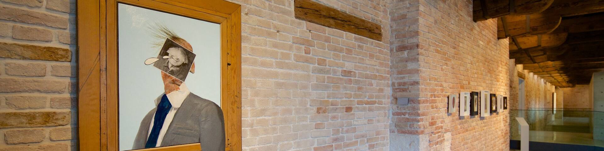 Punta della Dogana mit einem Kunst und Innenansichten