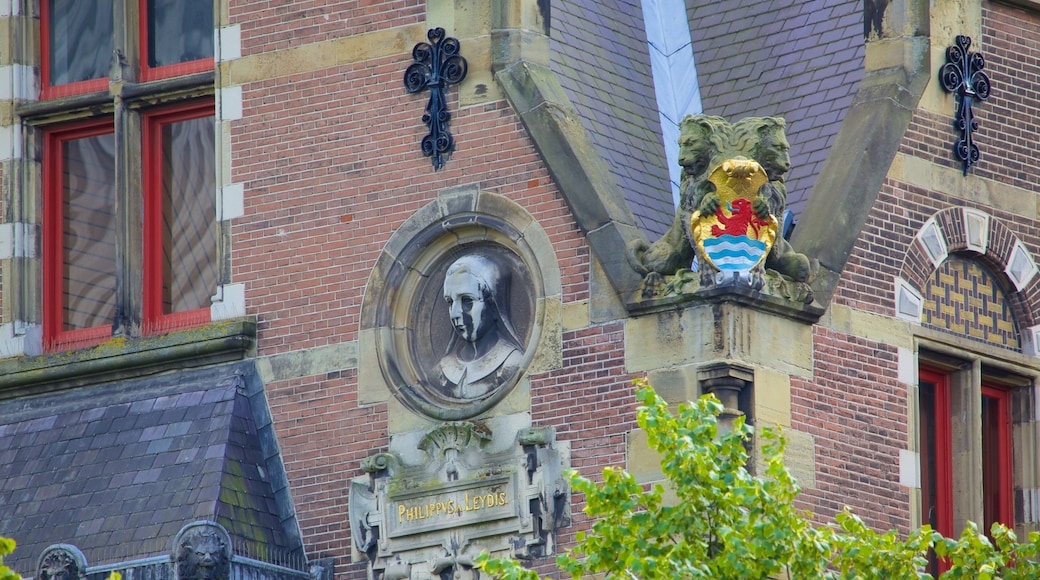 Het Plein inclusief kunst in de open lucht