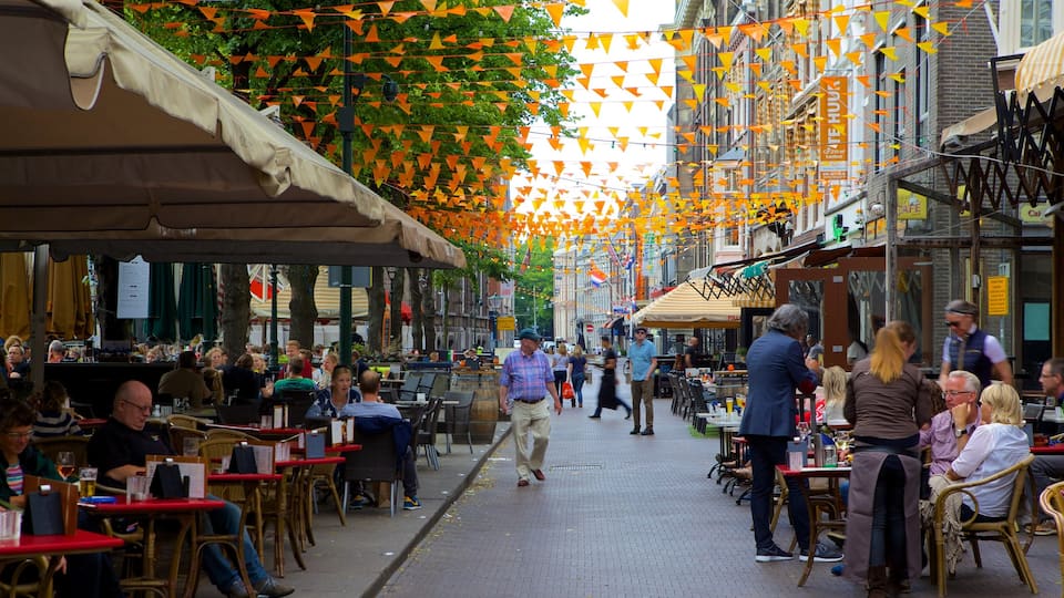 Plein caratteristiche di caffè, strade e città