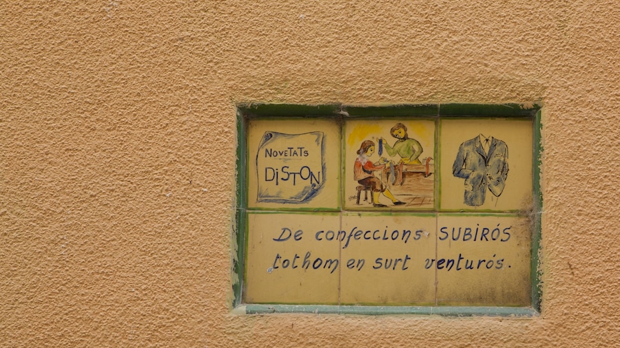 Figueres showing signage