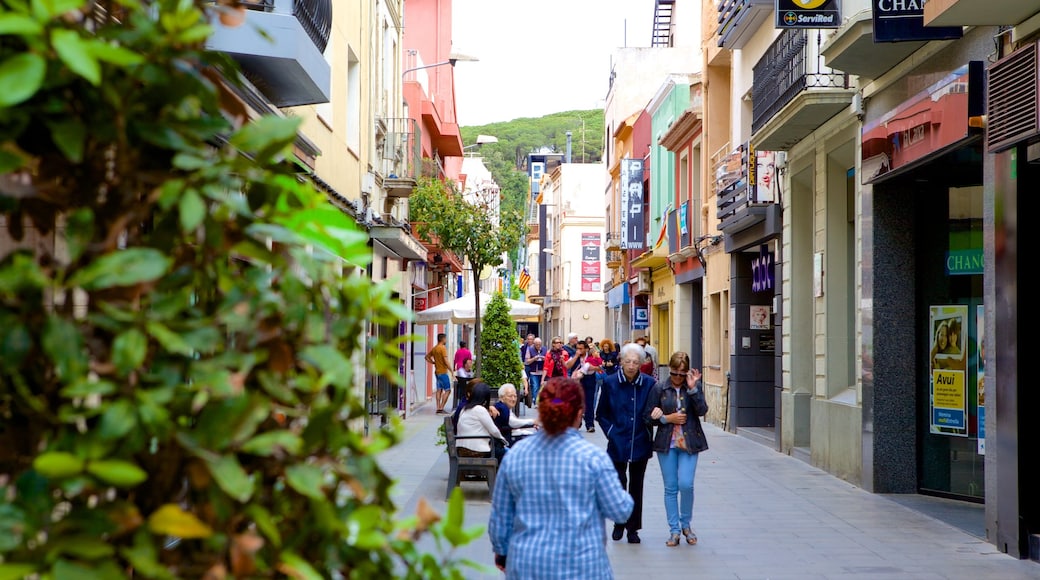 Malgrat de Mar featuring street scenes