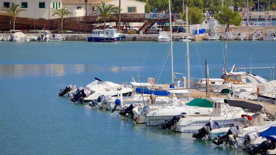 Alcudia which includes a bay or harbour