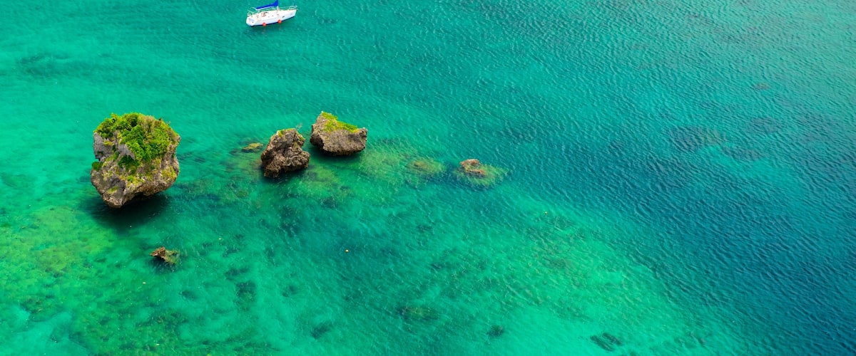 Okinawa presenterar färggranna rev