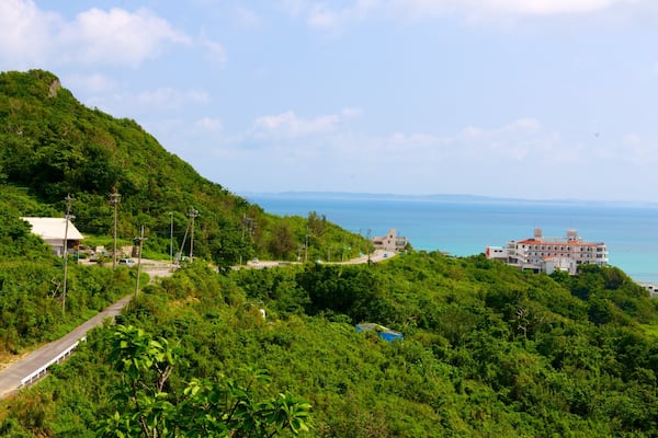 Seifa-utaki mettant en vedette vues littorales