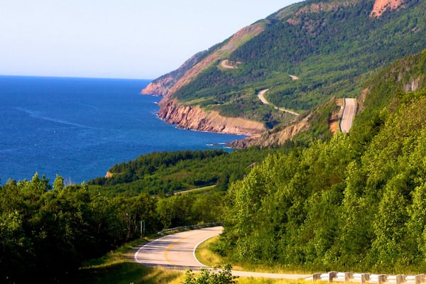 Parc national des Hautes-Terres-du-Cap-Breton mettant en vedette cĂŽte rocheuse