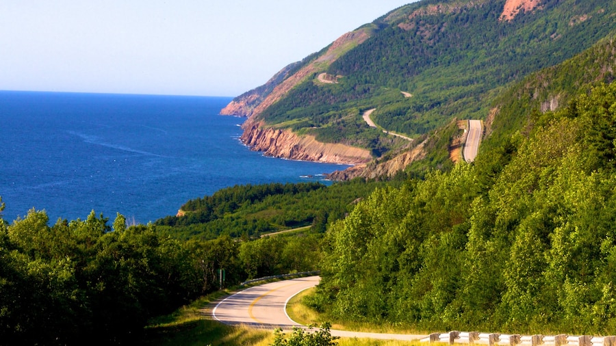 Nationaal park Cape Breton Highlands toont ruige kustlijn