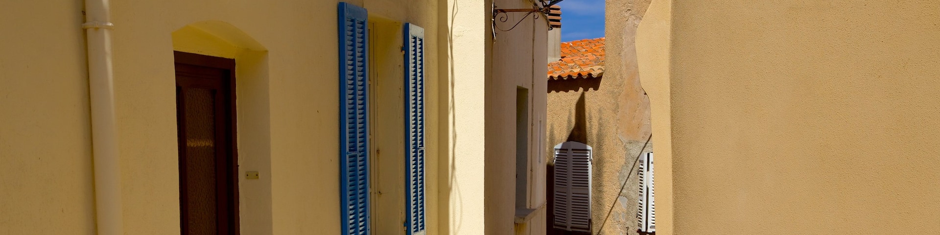 Calvi mettant en vedette maison