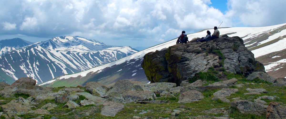 Gulmarg qui includes neige, montagnes et randonnée ou marche à pied