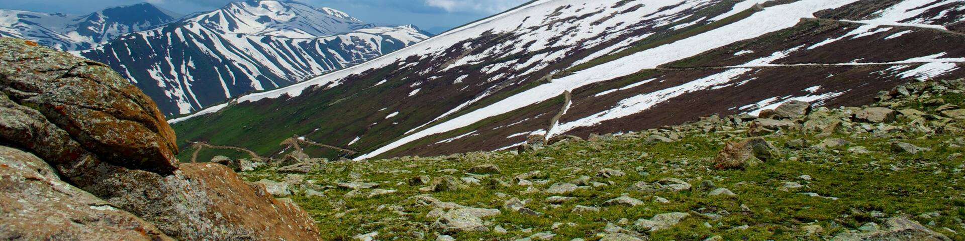Gulmarg showing landscape views, snow and mountains
