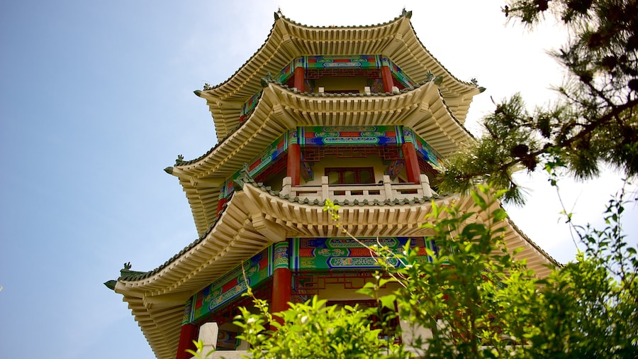 Xiaoyushan Park showing heritage architecture