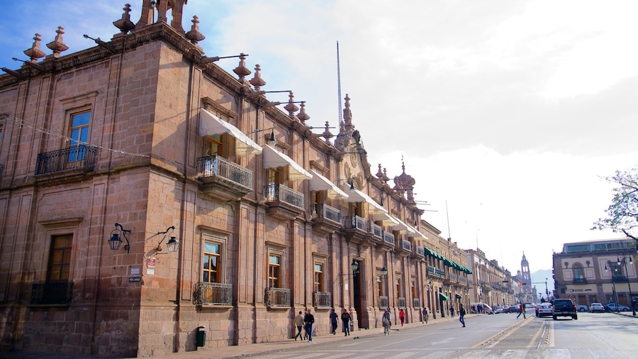 Federal Palace featuring an administrative building, heritage architecture and street scenes