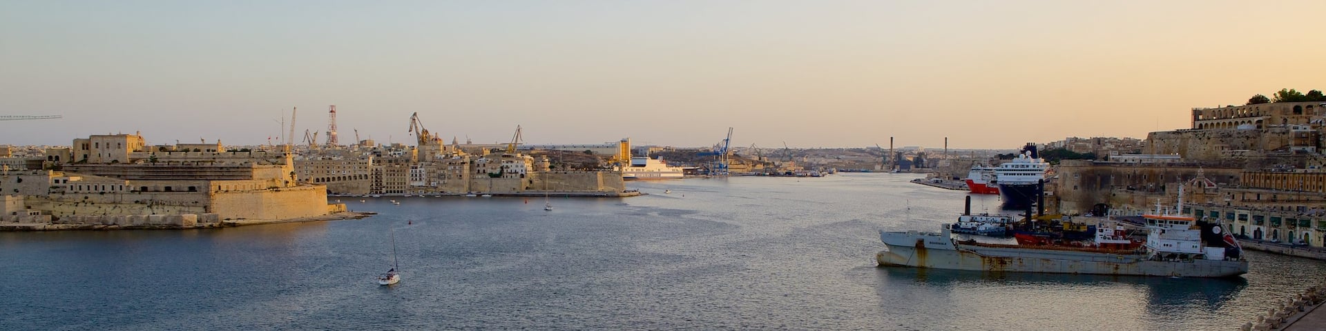 グランド ハーバー フィーチャー 海岸沿いの町, 夕焼け と 湾岸あるいはハーバー